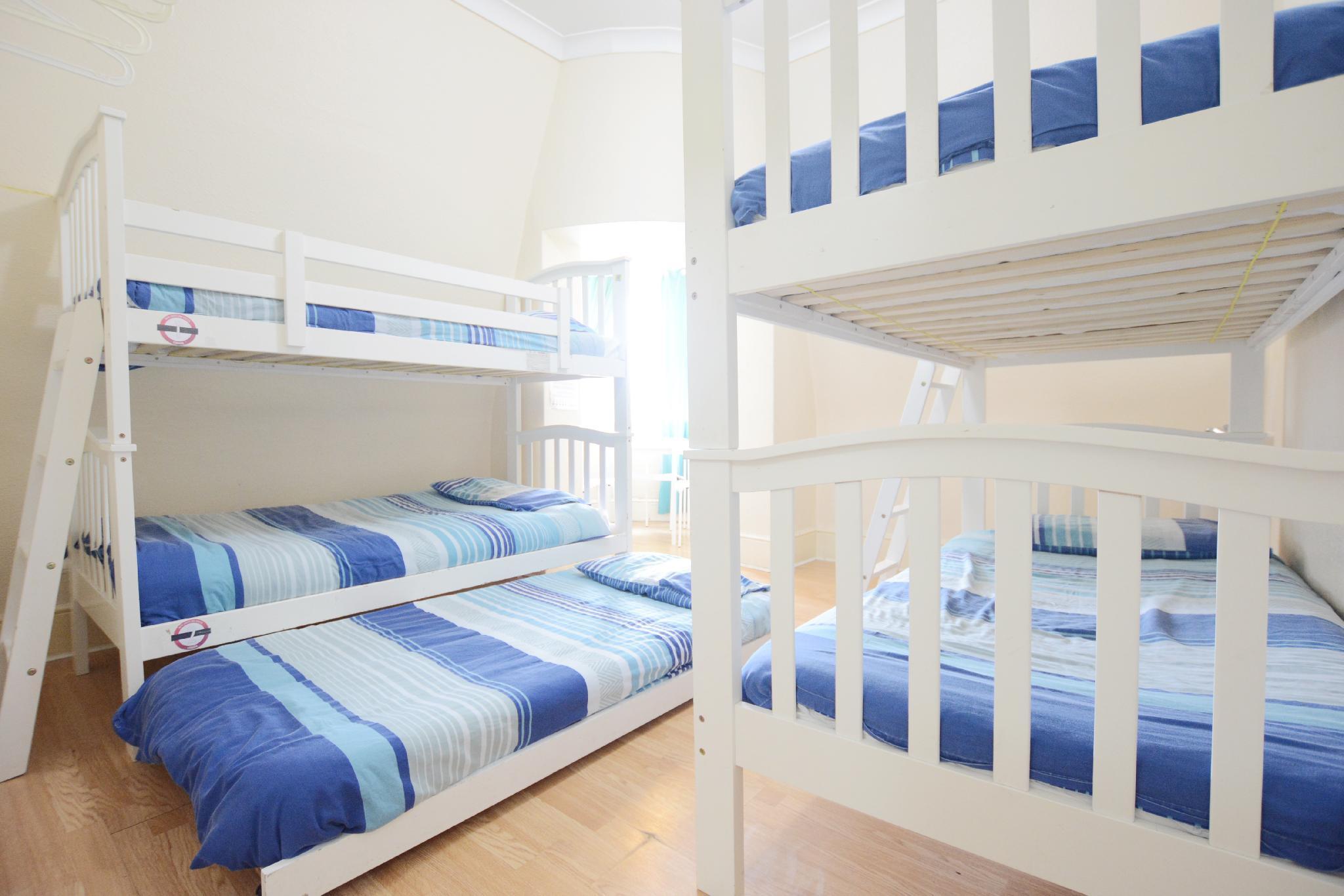 New Cross Hostal