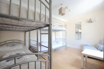 New Cross Albergue *