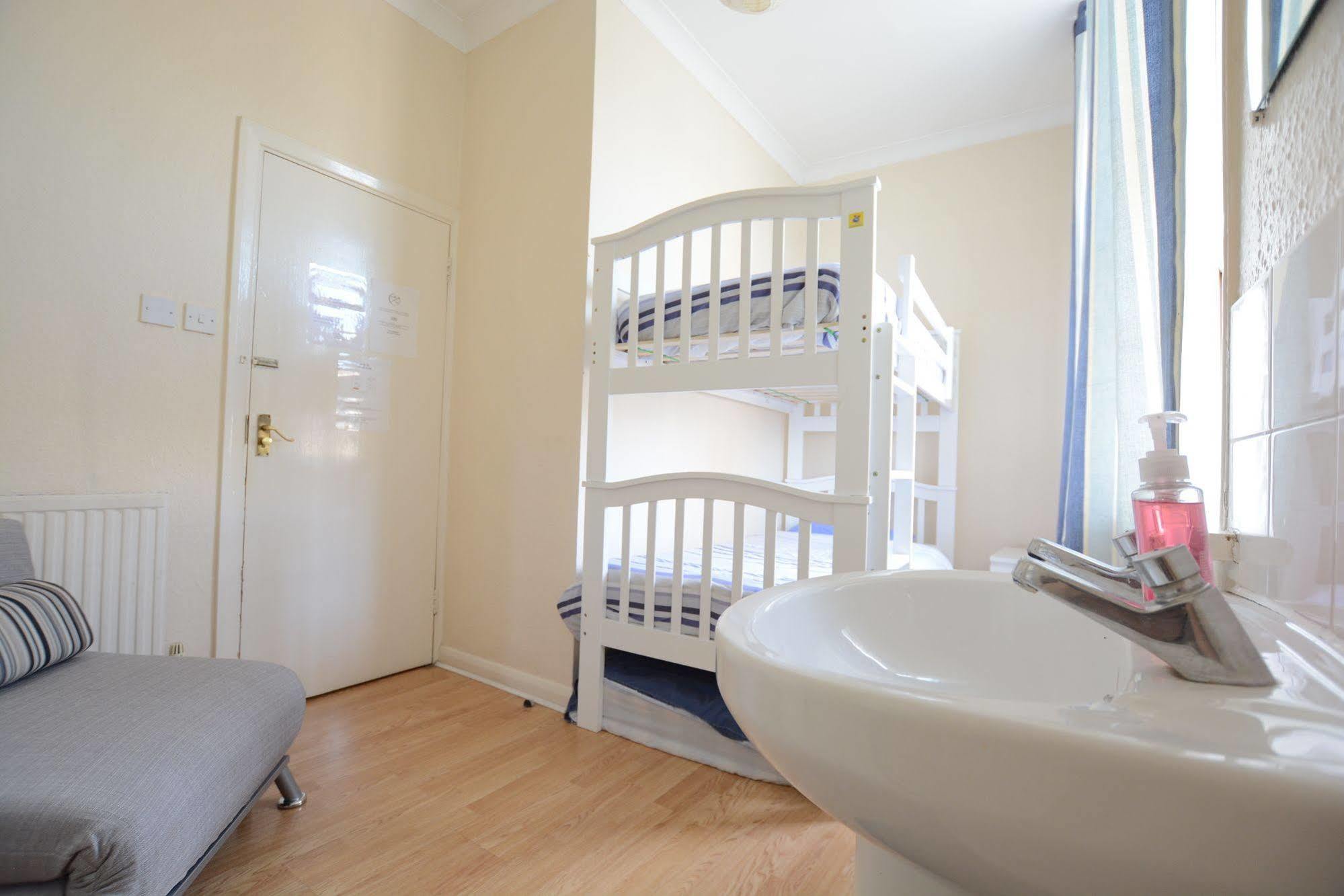 Albergue New Cross