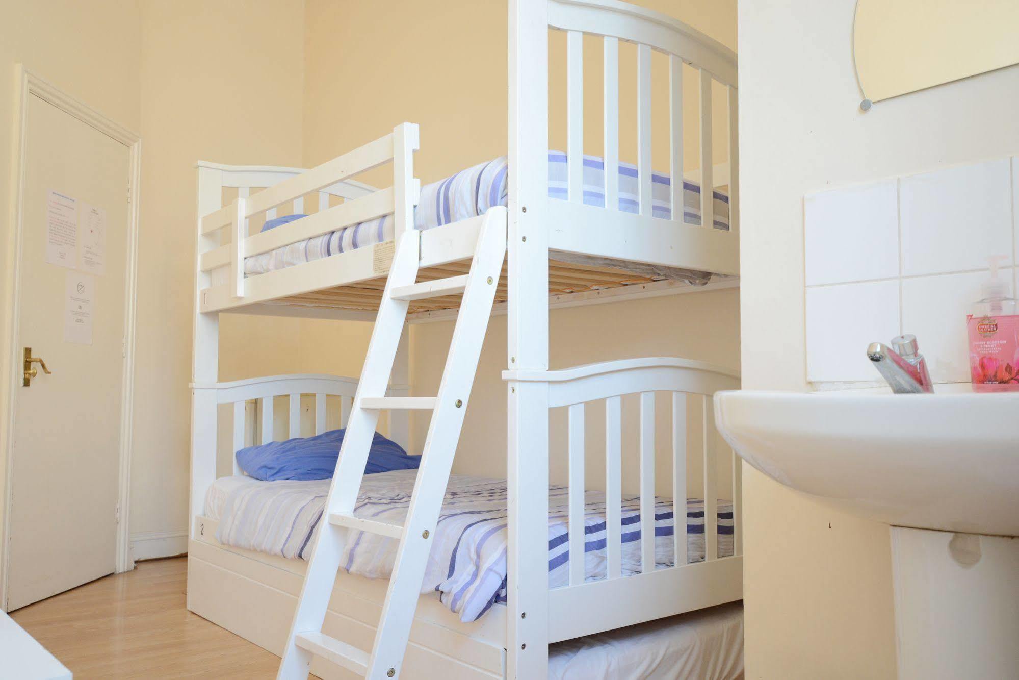 Albergue New Cross *